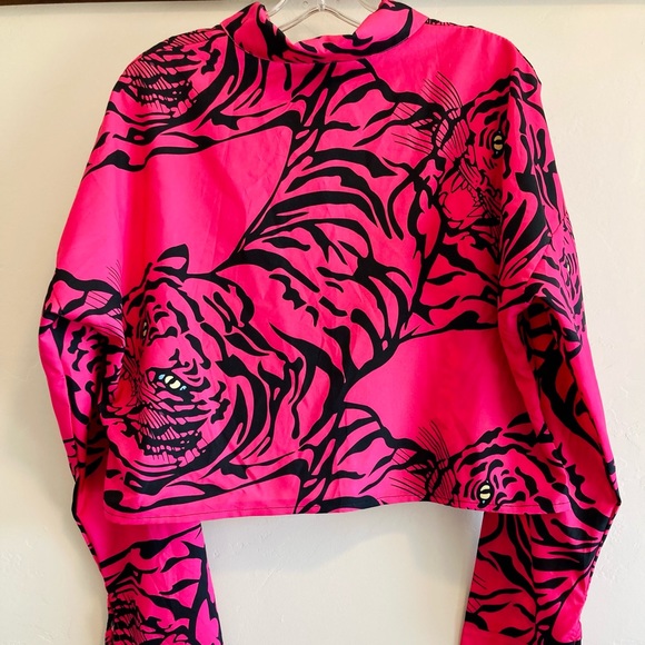 Tiger Cropped Button Down - Picture 2 of 4